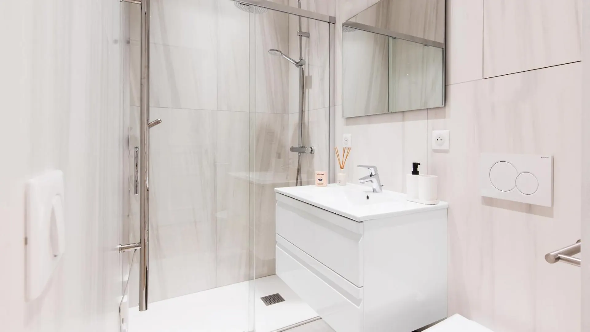 5Mn Monaco - Luxueux Appartement - Bt Beausoleil Apartment